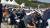 5ㆍ18 기념식 행사장에서 내빈석 대신 시민들과 함께 자리한 안철수 국민의당 대선 후보. 박유미 기자