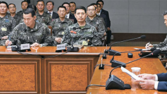 북한을 ‘적’이라 부른 문 대통령 “도발 땐 강력 응징”
