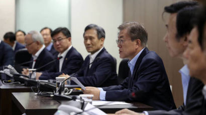 박근혜 전 대통령이 임명한 한민구 국방장관, 다음달 국제회의 참석키로 
