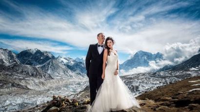 에베레스트 산에서 '산상결혼' 美 30대 커플
