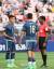 아르헨티나 마르티네스가 20일 전주월드컵경기장에서 열린 잉글랜드와 경기에서 VAR로 레드카드를 받아 퇴장당했다. 전주=김민규 기자
