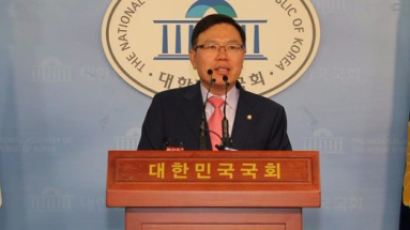한국당 "윤석열 임명, 검찰청법 정면 위반" 전면 백지화 주장