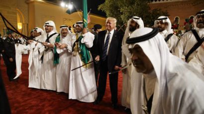 사우디의 393조원 선물 … 트럼프 “엄청난 날” 환호