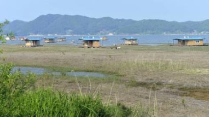 [르포]"농번기인데…" 가뭄으로 밑바닥 드러낸 전국 저수지, 애타는 농민들