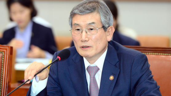 '사법행정권 남용 논란' 고영한 법원행정처장 재판부로 복귀