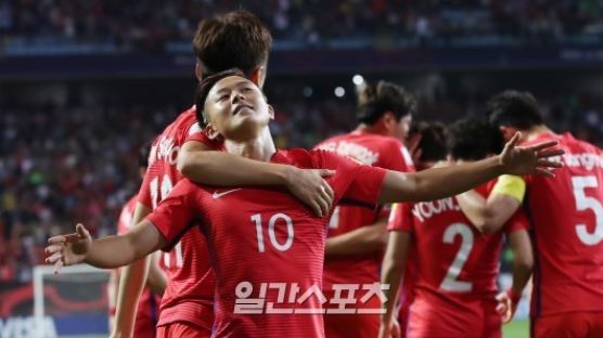 '이승우 원더골' 한국, 아르헨 2-1 격파...U-20월드컵 16강행 확정 