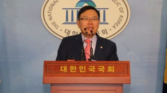 자유한국당 "김이수 헌재소장 후보자 지명 철회해야"