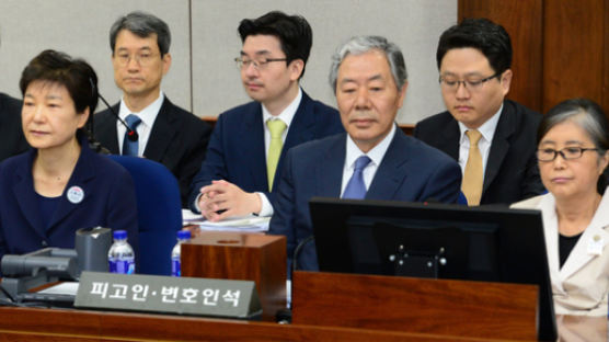 박 전 대통령 측 "돈봉투 만찬 검사도 기소 가능"...검사 "정치 법정 아냐"