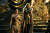 '원더 우먼'의 한 장면. 원더 우먼과 어머니 히폴리타 여왕(코니 닐슨, 오른쪽). 사진=워너브러더스 코리아
