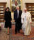 23일 바티칸에서 프란치스코 교황을 만난 도널드 트럼프 미국 대통령 부부. 멜라니아는 바티칸의 복장 규범에 따라 검은 드레스를 입고 베일을 썼다. [AP=연합뉴스]