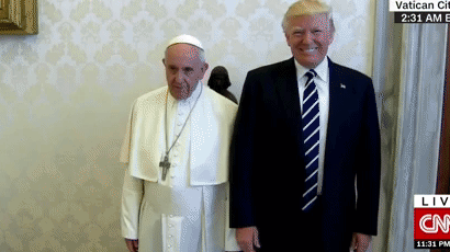 교황마저 트럼프 손 뿌리쳤다?…멜라니아 패러디 이어져