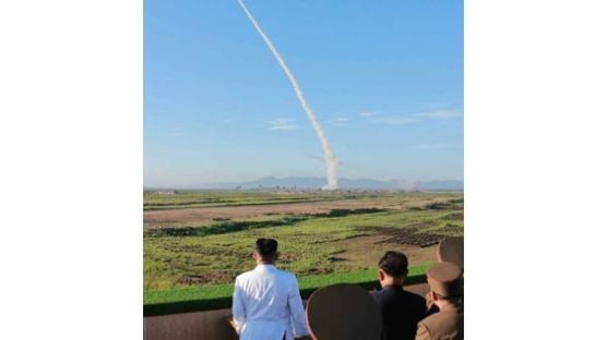 '북한판 패트리엇' 번개-5형 시험발사 또 성공…김정은 대량생산 지시