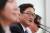 더불어민주당 우원식 원내대표가 28일 국회에서 이낙연 총리 인준안에 대한 촉구 기자회견을 하고 있다. 오종택 기자 