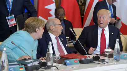 혼자 카트 이동, 기후협정 준수 거부 … 트럼프 ‘G7 마이웨이’