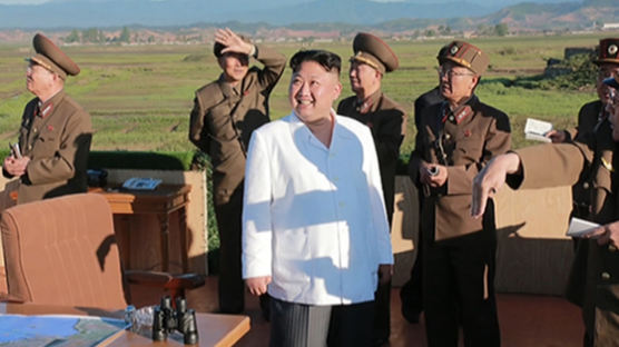 아베 日 총리 “북 미사일 용납 안돼, 美와 구체적 행동 취할 것“