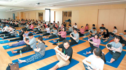 [맛있는 도전] 예비 엄마·아빠와 함께 '베이비문' 행사 다양한 육아 지원 활동 통해 출산 장려