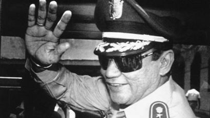 6년 독재와 60년 징역형, 파나마 독재자 노리에가 사망
