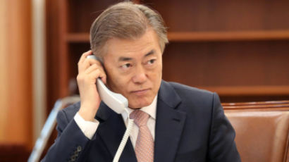文-아베 전화회담…"北도발 용인 불가 인식 공유"