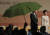 지난 3월 26일 5대 홍콩행정장관 개표가 이뤄진 홍콩컨벤션센터에서 캐리 람(사진 오른쪽)의 당선이 발표되는 순간 한 시민이 우산을 펼쳐 친중파 인사의 당선에 항의하고 있다. [홍콩 AP=연합뉴스]