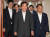 5일 이낙연 국무총리를 비롯한 국무위원들이 국무회의장에 입장하고 있다. 사진 김춘 기자