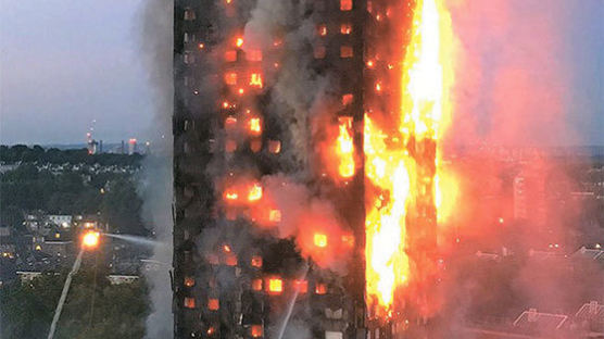 8년 만에 되풀이된 런던 아파트 화재 “스프링클러 없었다”