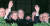 독일 통일의 날 1990년 10월 3일 독일 통일의 날, 동·서독의 지도자들이 함께한 모습. 헬무트 콜 전 독일 총리(가운데)와 로타르 데 메지에르 당시 동독 총리(맨 오른쪽)가 시민들을 향해 손을 흔들고 있다. [중앙포토]