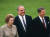 85년 본에서 열린 세계경제회의에 참석해 마가렛 대처 전 영국 총리(왼쪽)와 로널드 레이건 전 미국 대통령과 함께 찍은 사진. [EPA=연합뉴스]