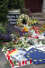 그의 자택 앞에 추모의 꽃과 양초, 유럽연합(EU)기가 놓여있다. [AFP=연합뉴스]