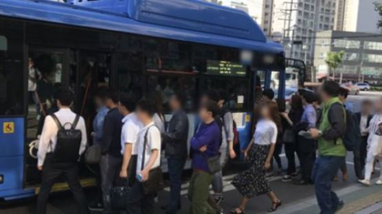 출근길 만원버스 구간만 '반복운행'…서울시 '다람쥐버스' 시범운행