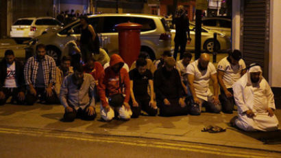 [사진] 런던 또 차량 테러, 이번엔 무슬림 덮쳤다