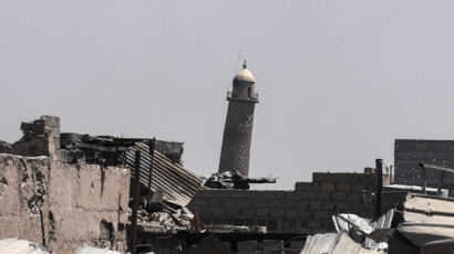 코너 몰린 IS, 세계유산 또 파괴 이번엔 이라크 이슬람사원 당했다