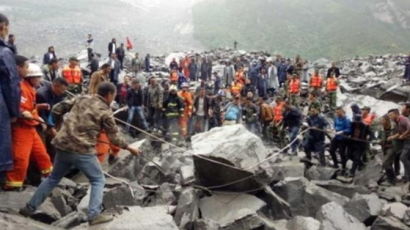 中 쓰촨성 산사태, 매몰자 120여명…흙더미 800㎡가 순신각에 덮쳐