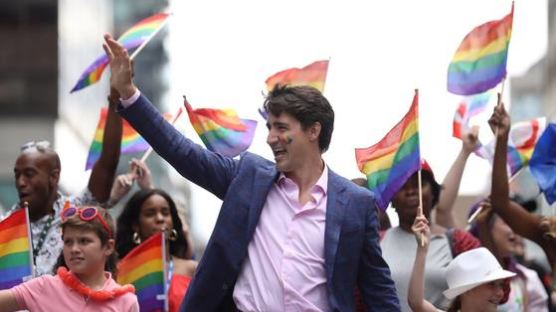 트뤼도 총리도 참여한 '게이 프라이드' 전세계 풍경