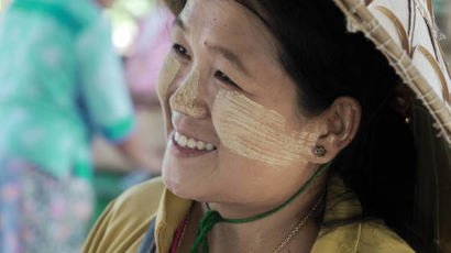 [잼쏭부부의 잼있는 여행] 22 미얀마 여인 뺨의 흰색 크림 정체는?
