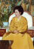 노태우 대통령 영부인 김옥숙 여사가 청와대에서 한복을 입고 의자에 앉아있다.