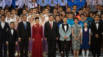 시진핑 "중국 정부 믿으면 홍콩의 미래는 밝다"…독립 세력 견제