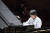 진은숙의 피아노 협주곡을 무대 연습하고 있는 피아니스트 김선욱. 난해하기로 유명한 작품이다. 권혁재 사진전문기자