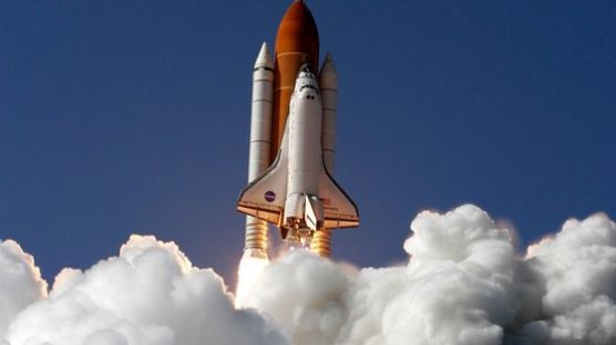 "우주에 뭐가 있다고"…테슬라·아마존이 로켓·위성 개발하는 까닭은