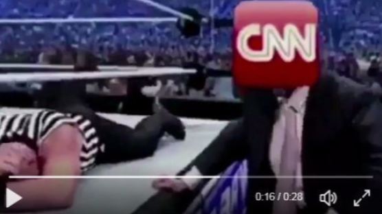 트럼프의 끝없는 CNN 때리기 … 이번엔 트위터에 ‘들어메치기’