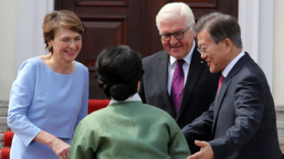 독일 대통령, 文 대통령 만나 "환영합니다"