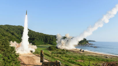 [서소문사진관]미사일 도발에 실시한 北 지도부 타격용 한ㆍ미 미사일 사격훈련 현장