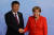 메르켈 총리가 7일 함부르크에 도착한 시진핑 중국 국가주석과 악수하고 있다. [로이터=연합뉴스] 