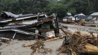 일본 규슈, 폭우로 사망 18명, 행방불명 30여명…주민 500여명 고립 상태