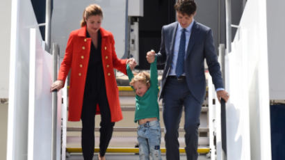 [사진] 트뤼도 캐나다 총리 아들...G20 '시선강탈자' 등극
