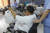 지난달 29일 경북의 한 요양병원에서 사회적 입원 환자 이상진(59)씨가 물리 치료를 받고 있다. 이 씨는 병원에서 물리·재활·한방 치료를 하루 2시간 씩 받고 노래부르기 등 프로그램도 빠짐없이 참여한다. 프리랜서 공정식