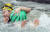 '전국적으로 폭염 특보가 내려진 13일 오후 서울 송파구 성내천 물놀이장에서 한 어린이가 수영을 하며 더위를 식히고 있다. [연합뉴스]