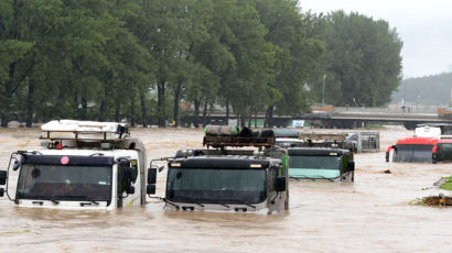 안전처 “폭우로 사망 2명, 실종 2명”