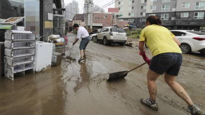 [속보]기록적인 폭우로 2명 실종·4명 사망… 이재민 517명 발생