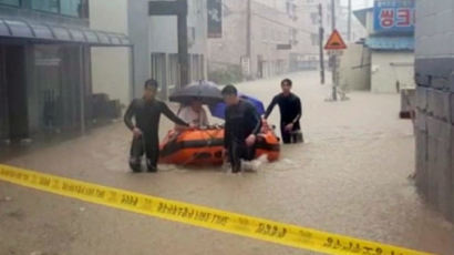 못 쉰채 '청주 폭우' 피해 복구하다 사망한 도로보수원 