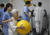 지난달 29일 경북의 한 요양병원에서 물리 치료를 받고 있는 노인 환자의 모습. 특별한 치료가 필요없지만 병원을 떠나지 못하는 요양병원의 &#39;사회적 입원&#39; 환자 대부분은 이러한 60세 이상 고령자나 노인들이다. 프리랜서 공정식
